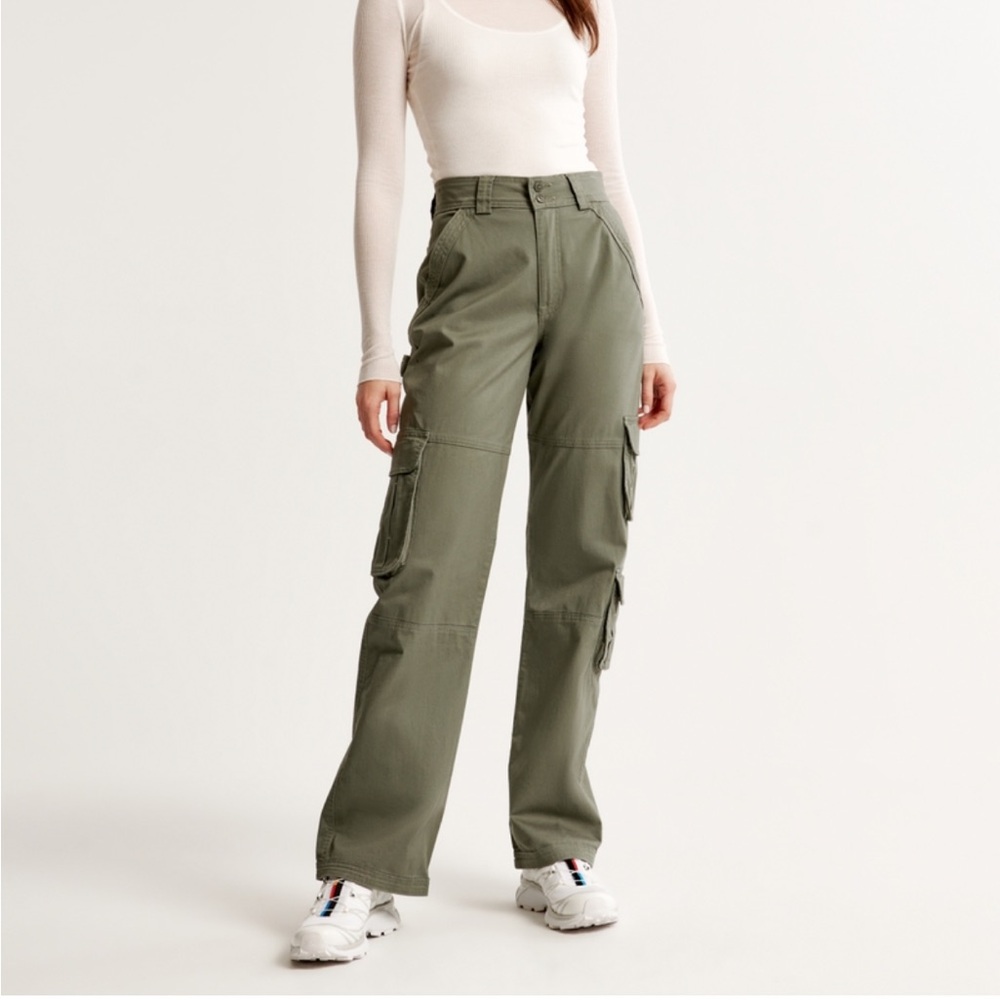 Abercrombie & Fitch Relaxed Cargo Pants size 27L